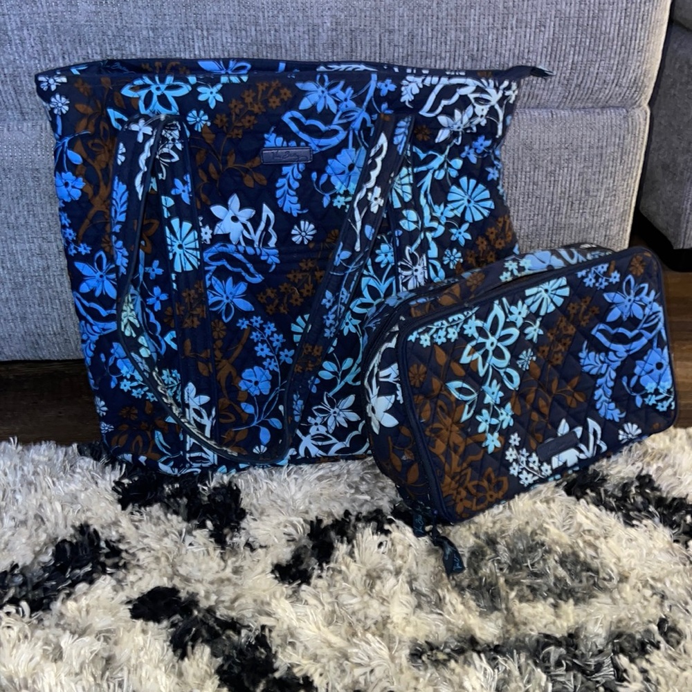 Very Bradley Zipper Tote with FREE COSMETIC TRAVEL BAG